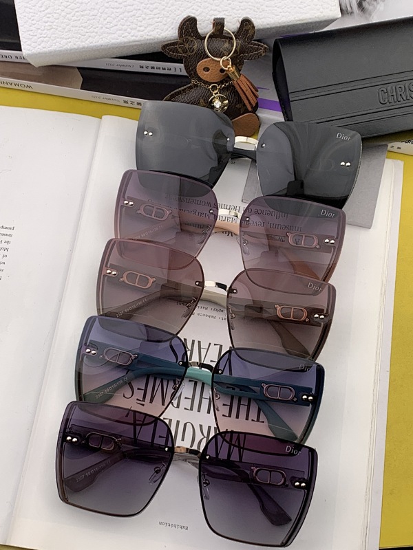 DIOR SUNGLASSES (150)