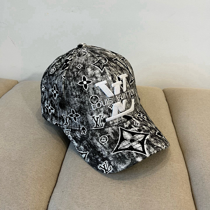 LOUIS VUITTON CAP (41)