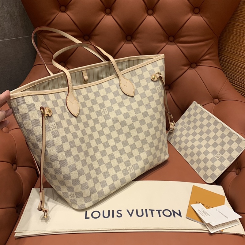 LOUIS VUITTON BAG (44)