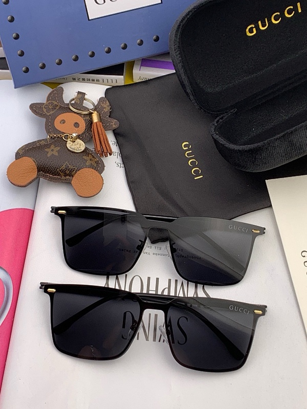 GUCCI SUNGLASSES (105)