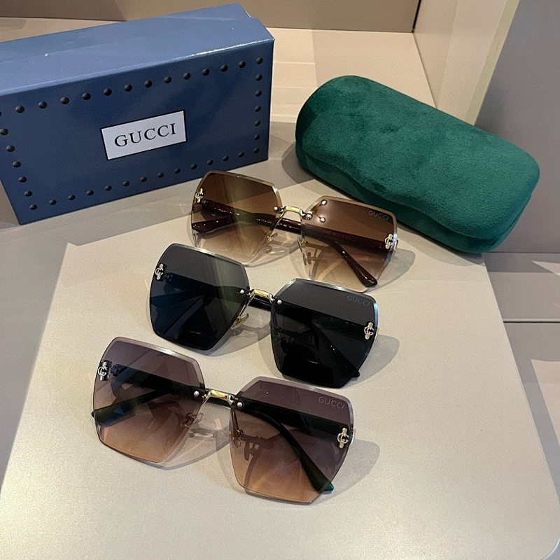GUCCI SUNGLASSES (62)