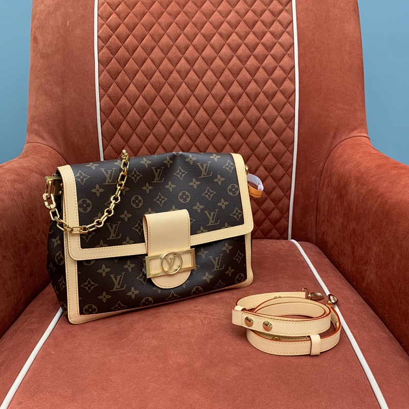 LOUIS VUITTON BAG (119)