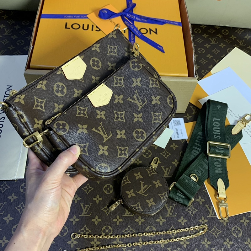 LOUIS VUITTON BAG (30)