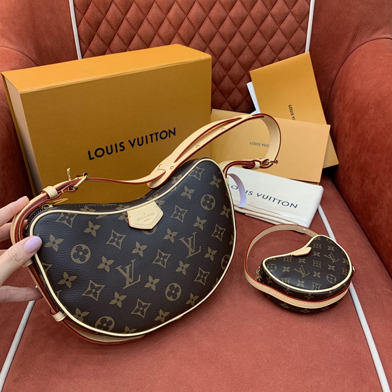 LOUIS VUITTON BAG (121)