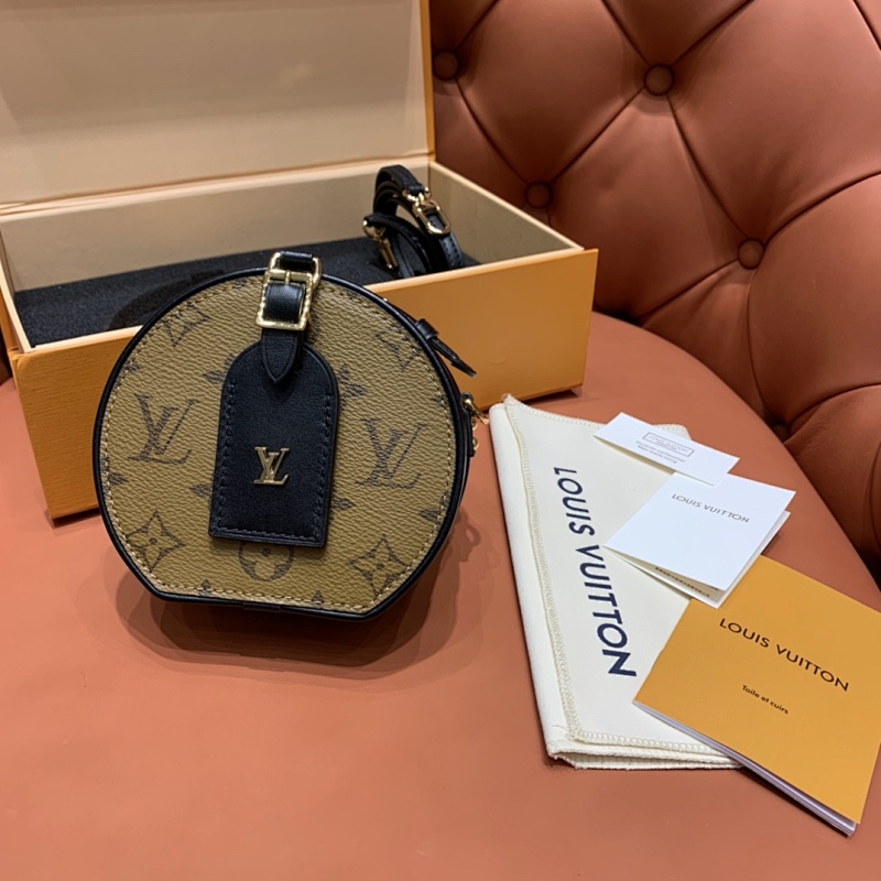 LOUIS VUITTON BAG (92)