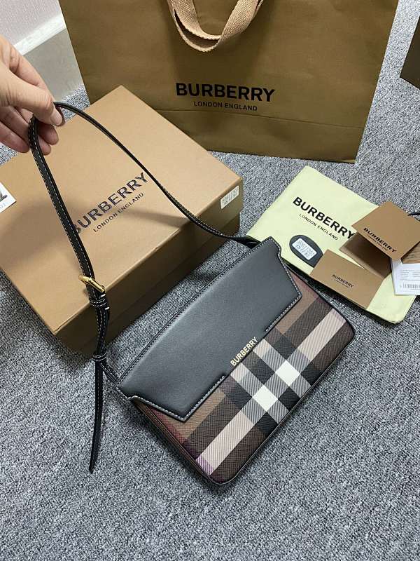 BURBERRY BAG (329)