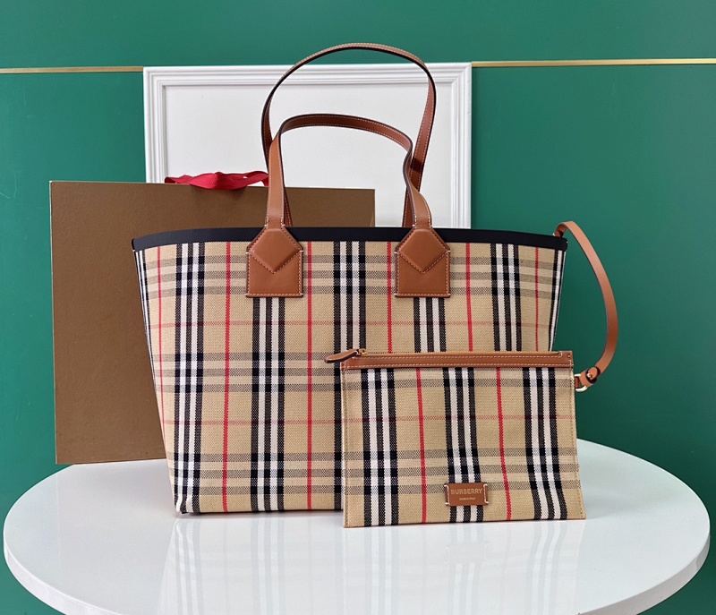 BURBERRY BAG (19)