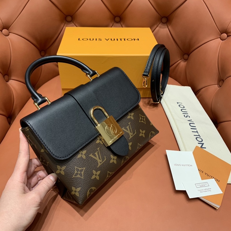 LOUIS VUITTON BAG (103)