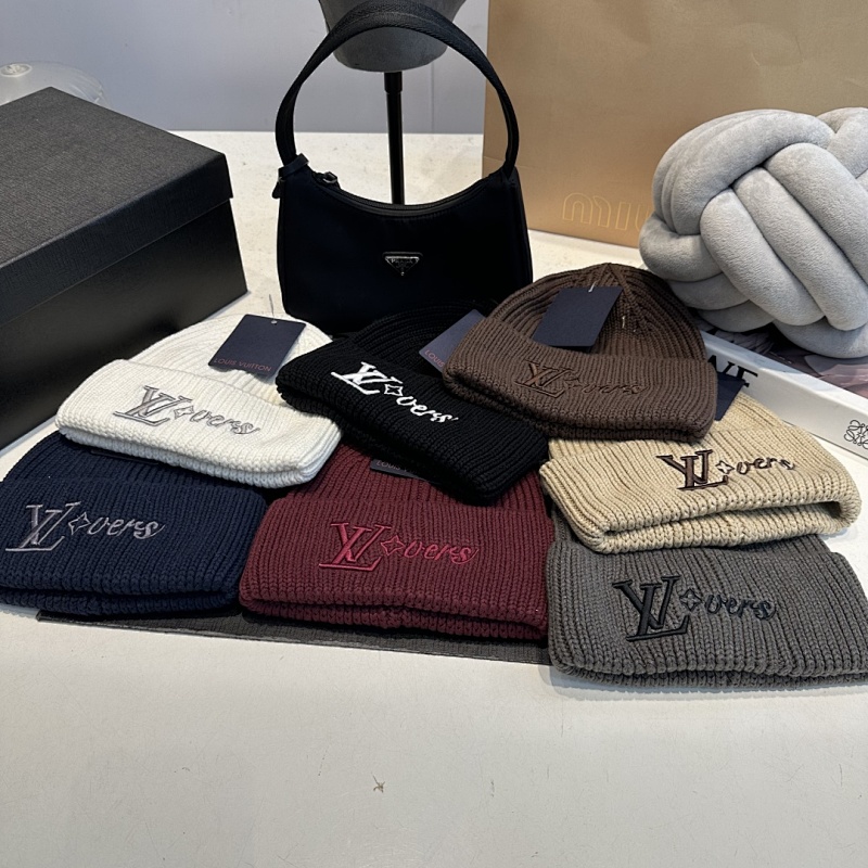 LOUIS VUITTON CAP (40)