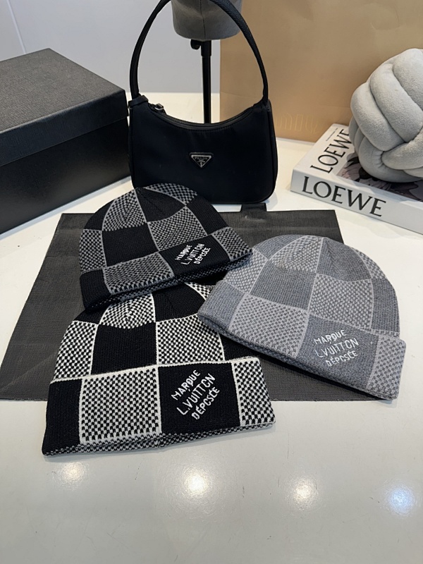LOUIS VUITTON CAP (127)
