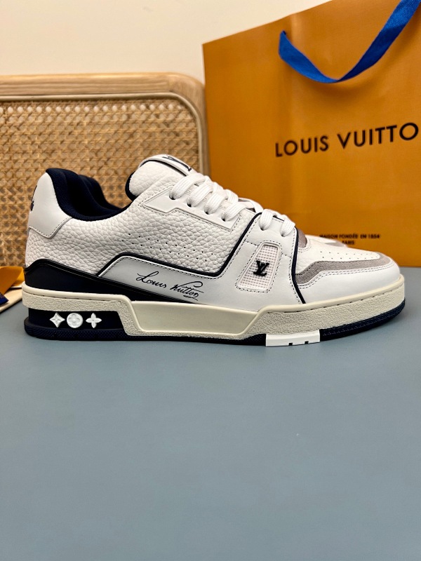 LOUIS VUITTON TRAINER (23)