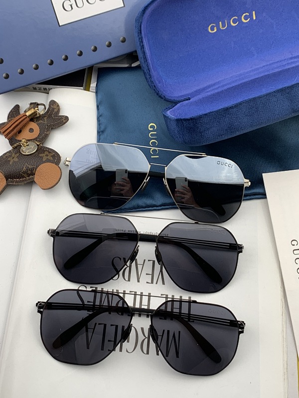 GUCCI SUNGLASSES (150)