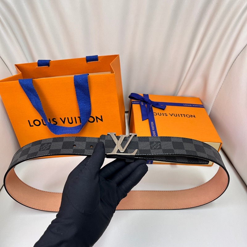 LOUIS VUITTON BELT (128)