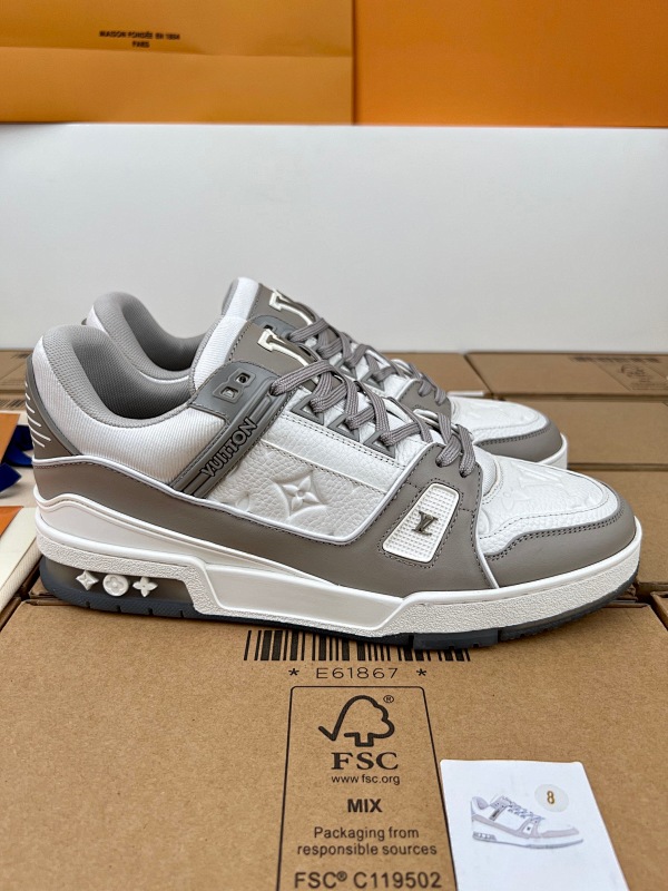 LOUIS VUITTON TRAINER (26)