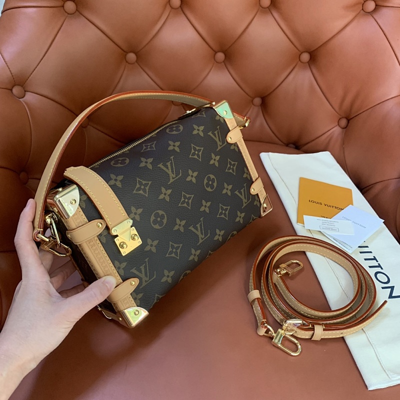 LOUIS VUITTON BAG (80)