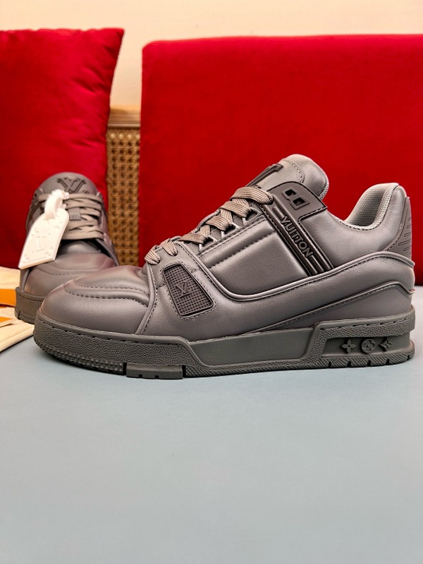 LOUIS VUITTON TRAINER (3)