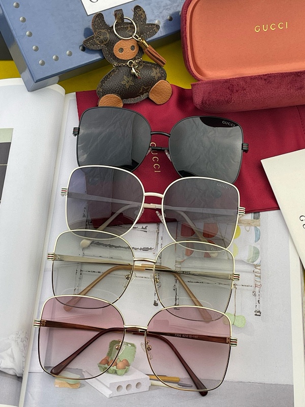 GUCCI SUNGLASSES (111)
