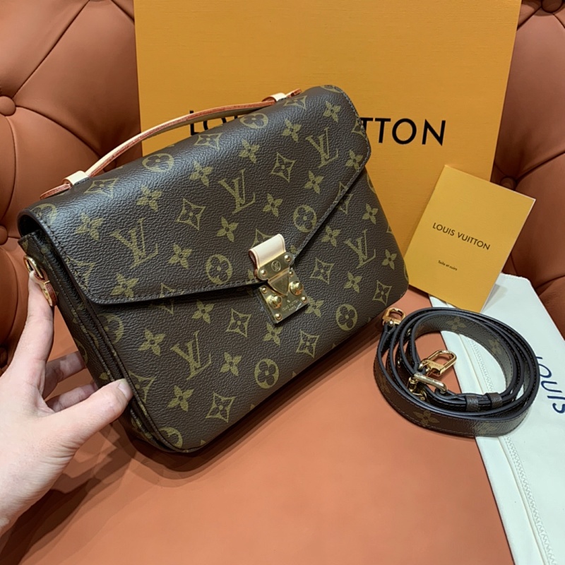 LOUIS VUITTON BAG (6)