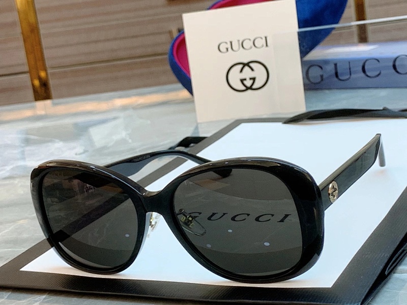 GUCCI SUNGLASSES (201)