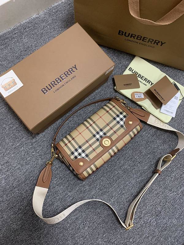 BURBERRY BAG (312)