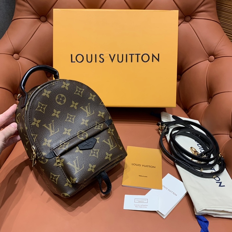LOUIS VUITTON BAG (114)