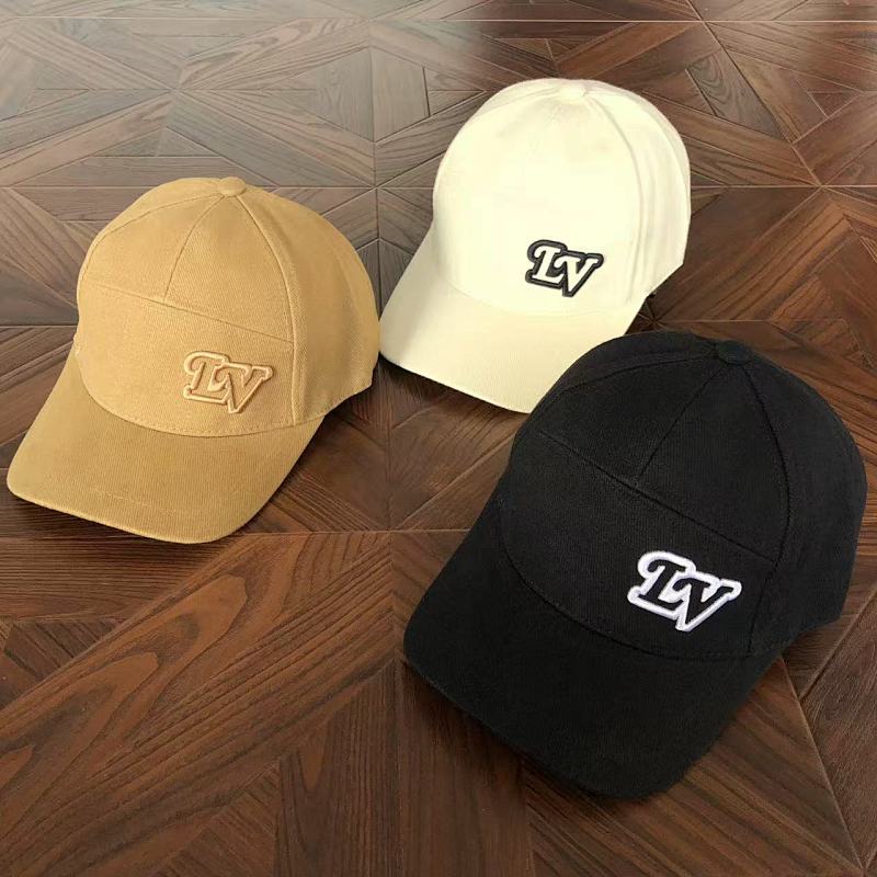 LOUIS VUITTON CAPS (12)