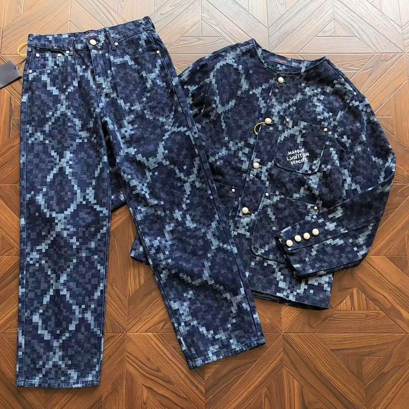 LOUIS VUITTON PANTS (64)