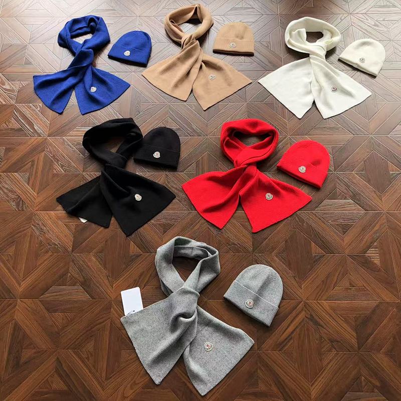 MONCLER SCARVES