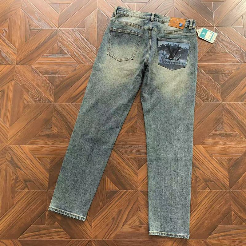 LOUIS VUITTON PANTS (153)