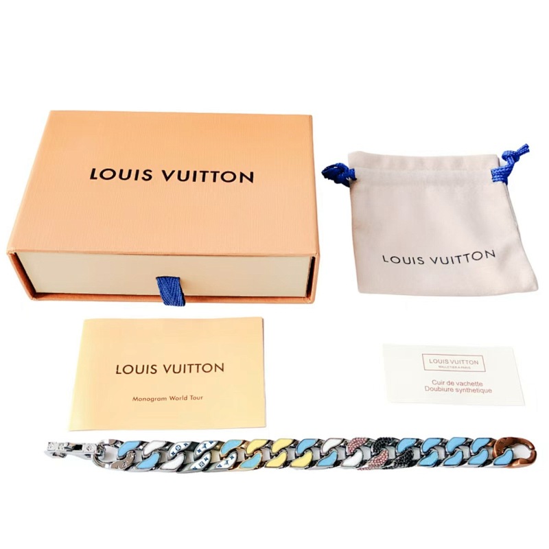 LOUIS VUITTON (126)