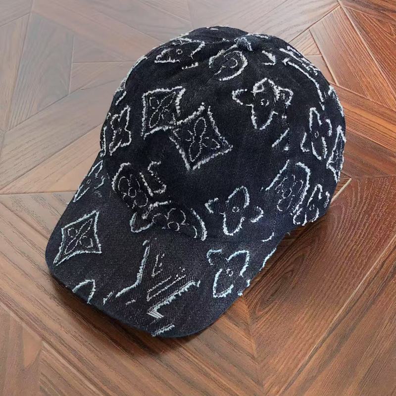 LOUIS VUITTON CAPS (6)