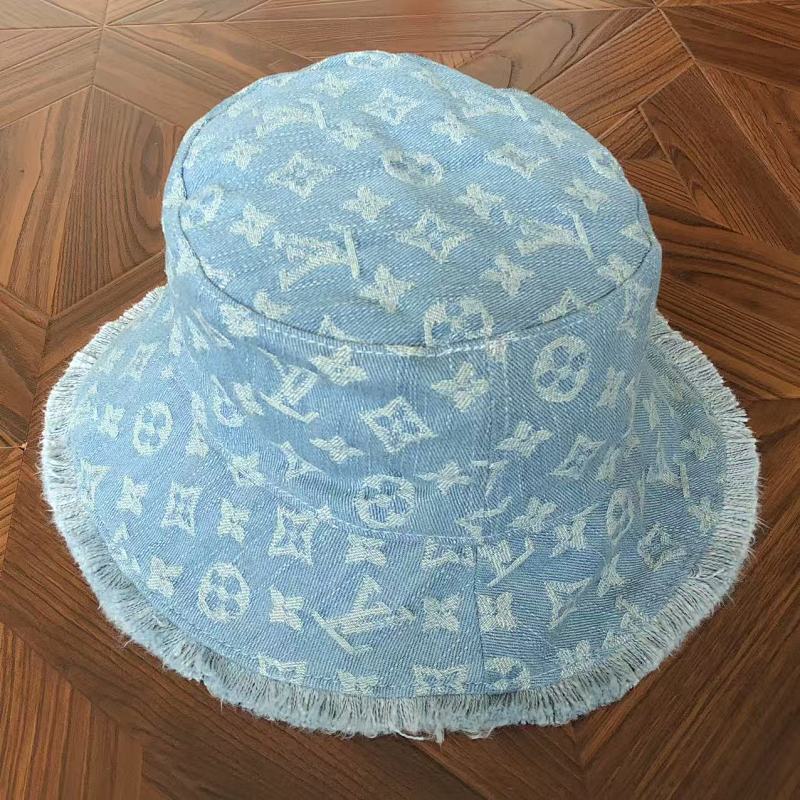 LOUIS VUITTON CAPS (27)