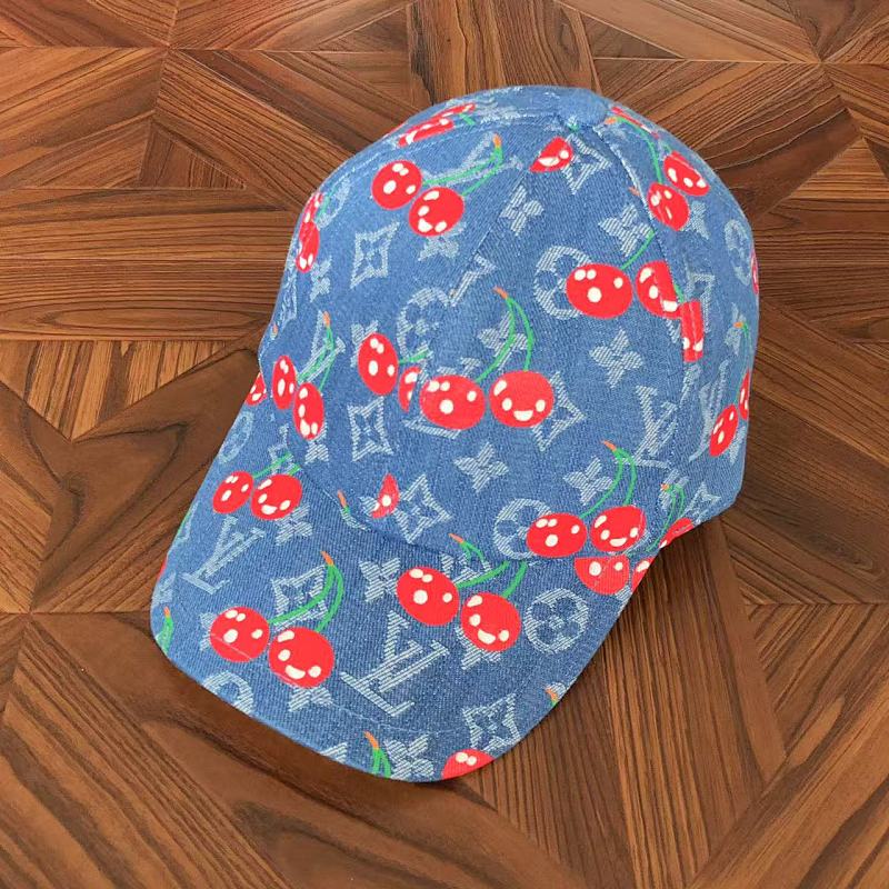 LOUIS VUITTON CAPS (36)