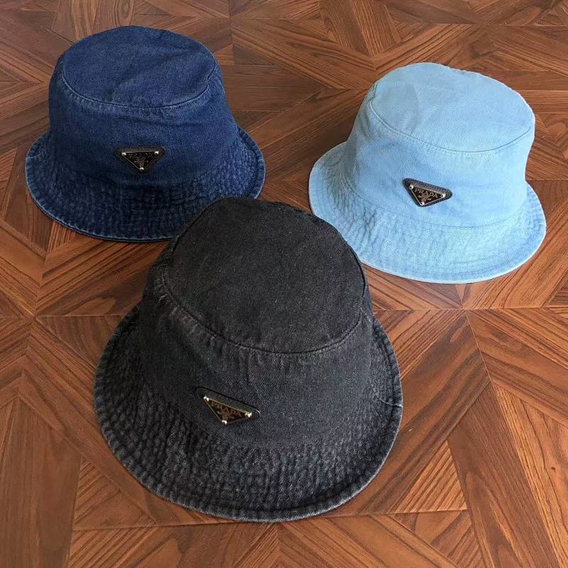 PRADA CAPS (16)