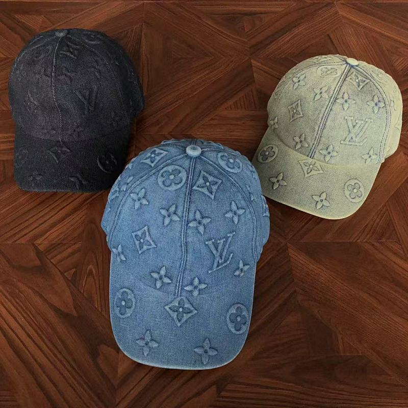 LOUIS VUITTON CAPS (14)