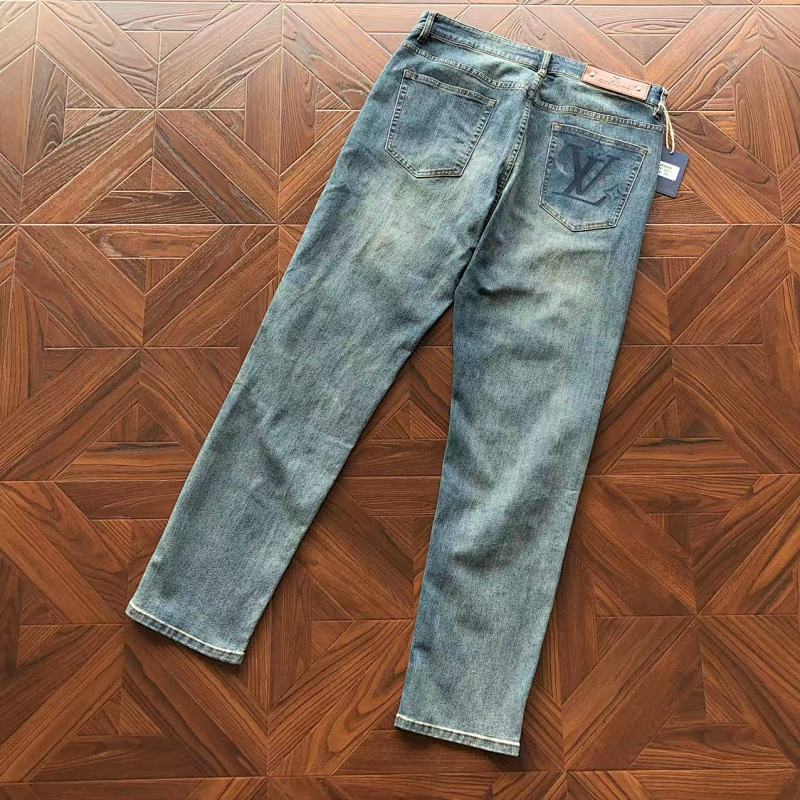 LOUIS VUITTON PANTS (149)