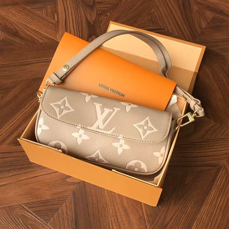 LOUIS VUITTON BAGS (67)