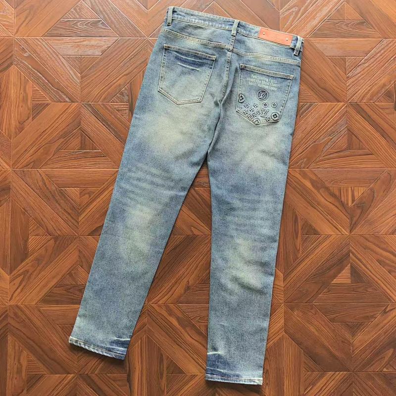 LOUIS VUITTON PANTS (126)