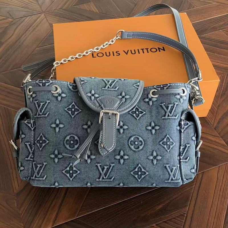 LOUIS VUITTON BAGS (39)