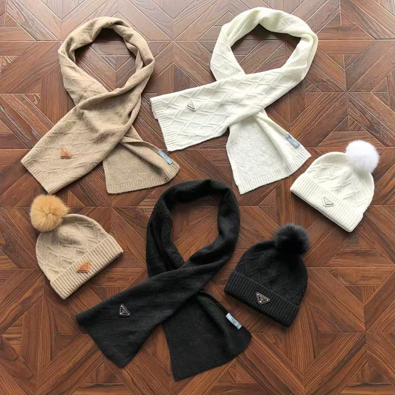 PRADA CAPS (19)