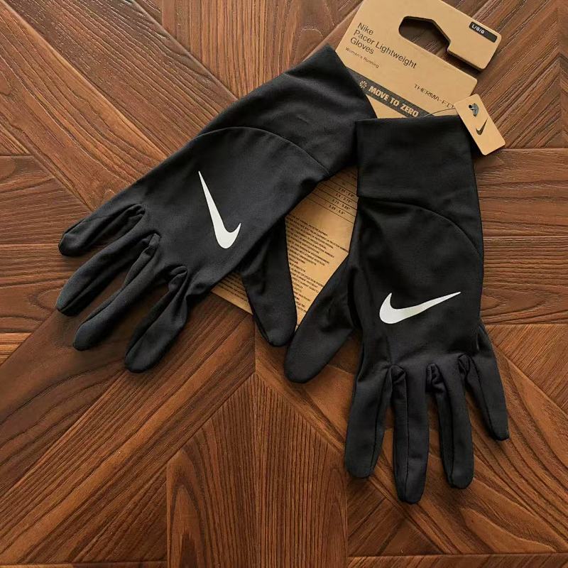 NIKE GLOVES