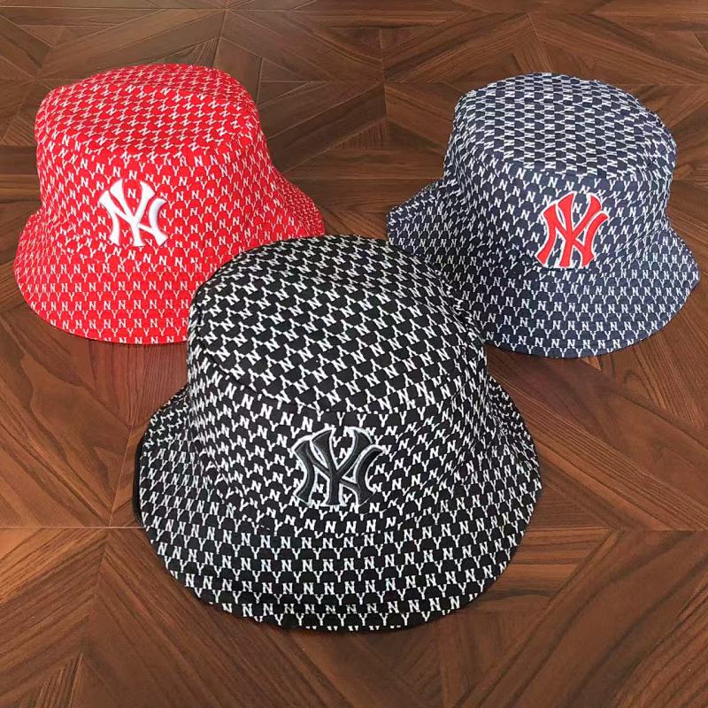 MAJOR LEAGUE BASEBALL CAPS (11)
