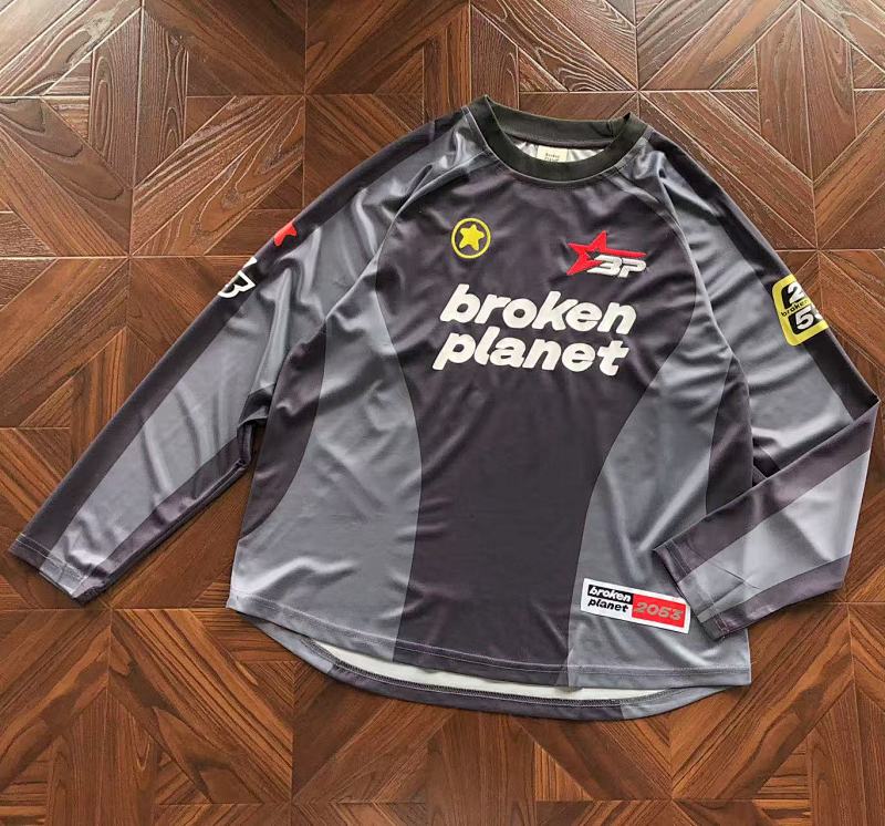 BROKEN PLANET (3)
