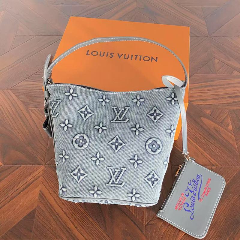 LOUIS VUITTON BAGS (34)