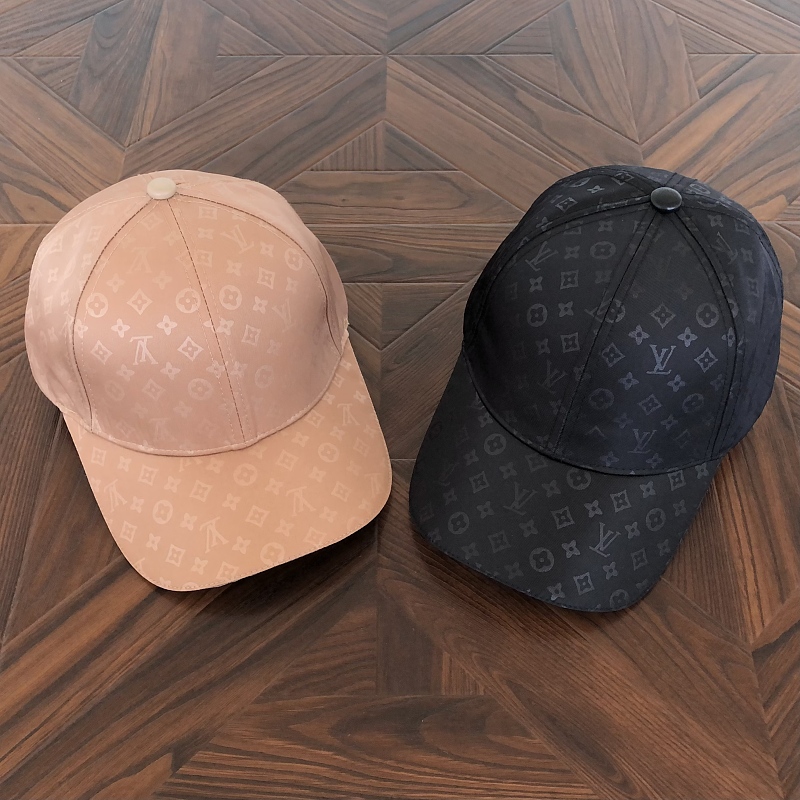 LOUIS VUITTON CAPS (12)