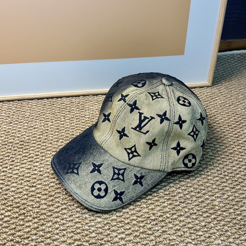 LOUIS VUITTON CAPS (10)