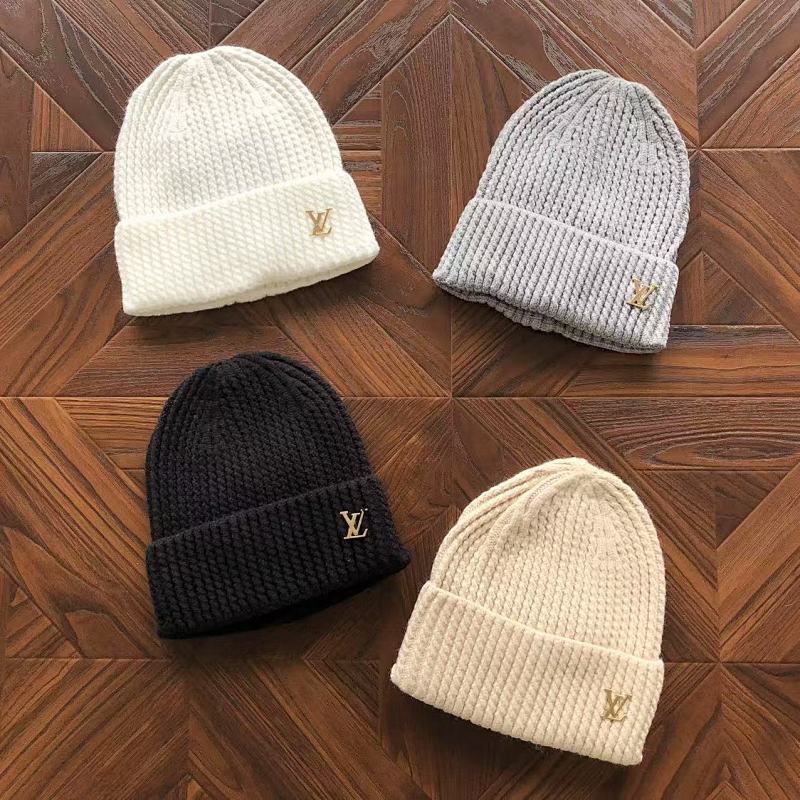 LOUIS VUITTON CAPS (8)