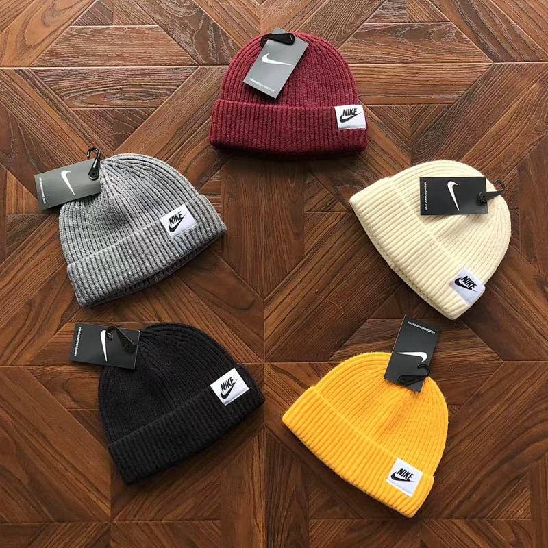NIKE CAPS (12)