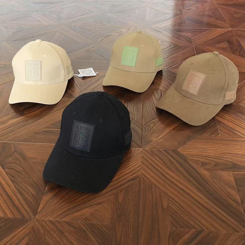 LOEWE CAPS (2)