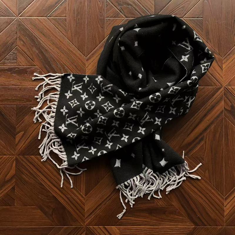 LOUIS VUITTON SCARVES (19)